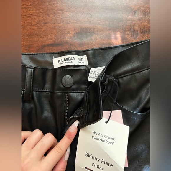 Pull&bear faux leather flare pants petite size 2 bnwt - Picture 2 of 2
